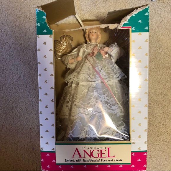 Holiday Classics treetop/tabletop animated Angel Figurine - Picture 11 of 12